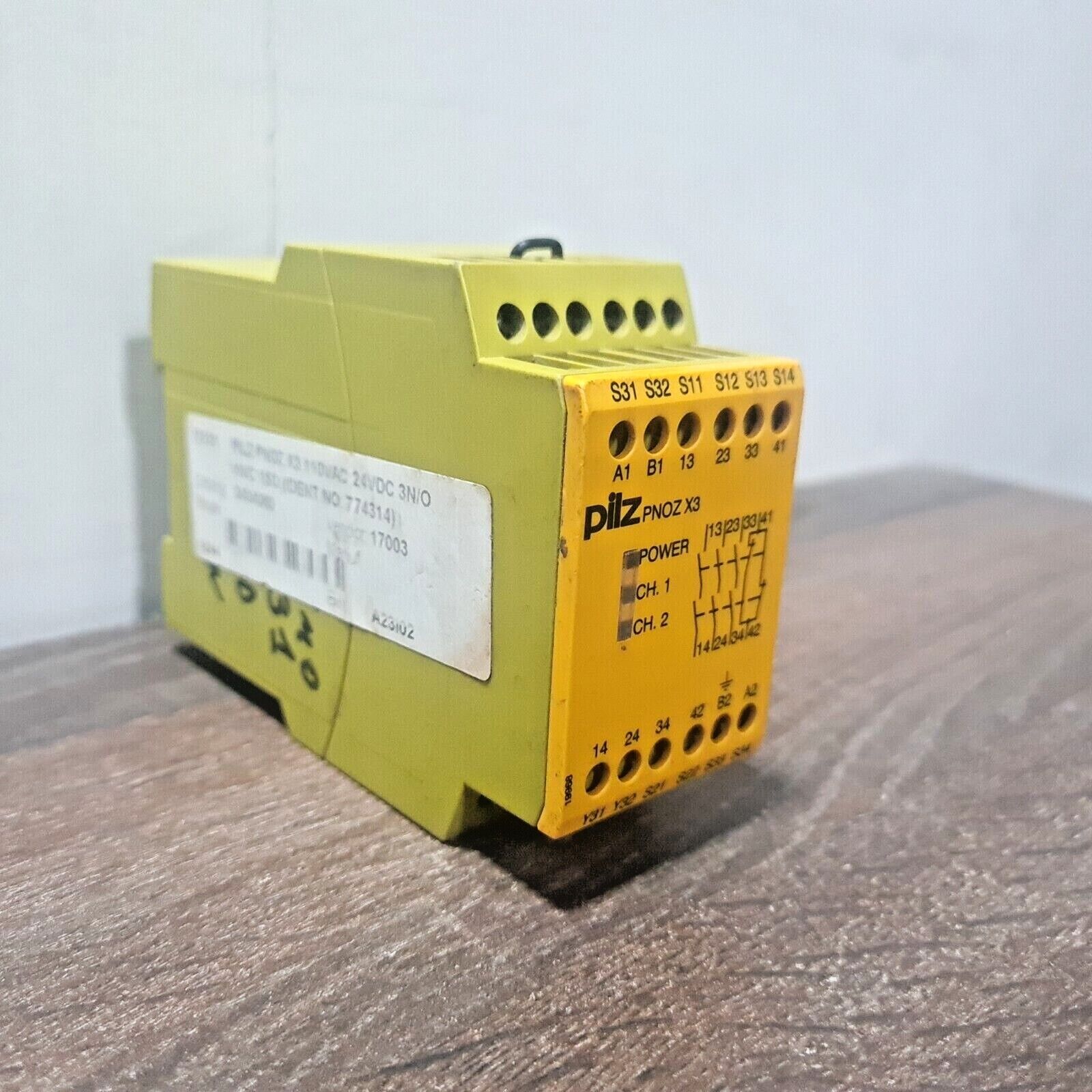 PILZ PNOZ-X3-110VAC-24VDC-3N/O-1N/C-1SO SAFETY RELAY