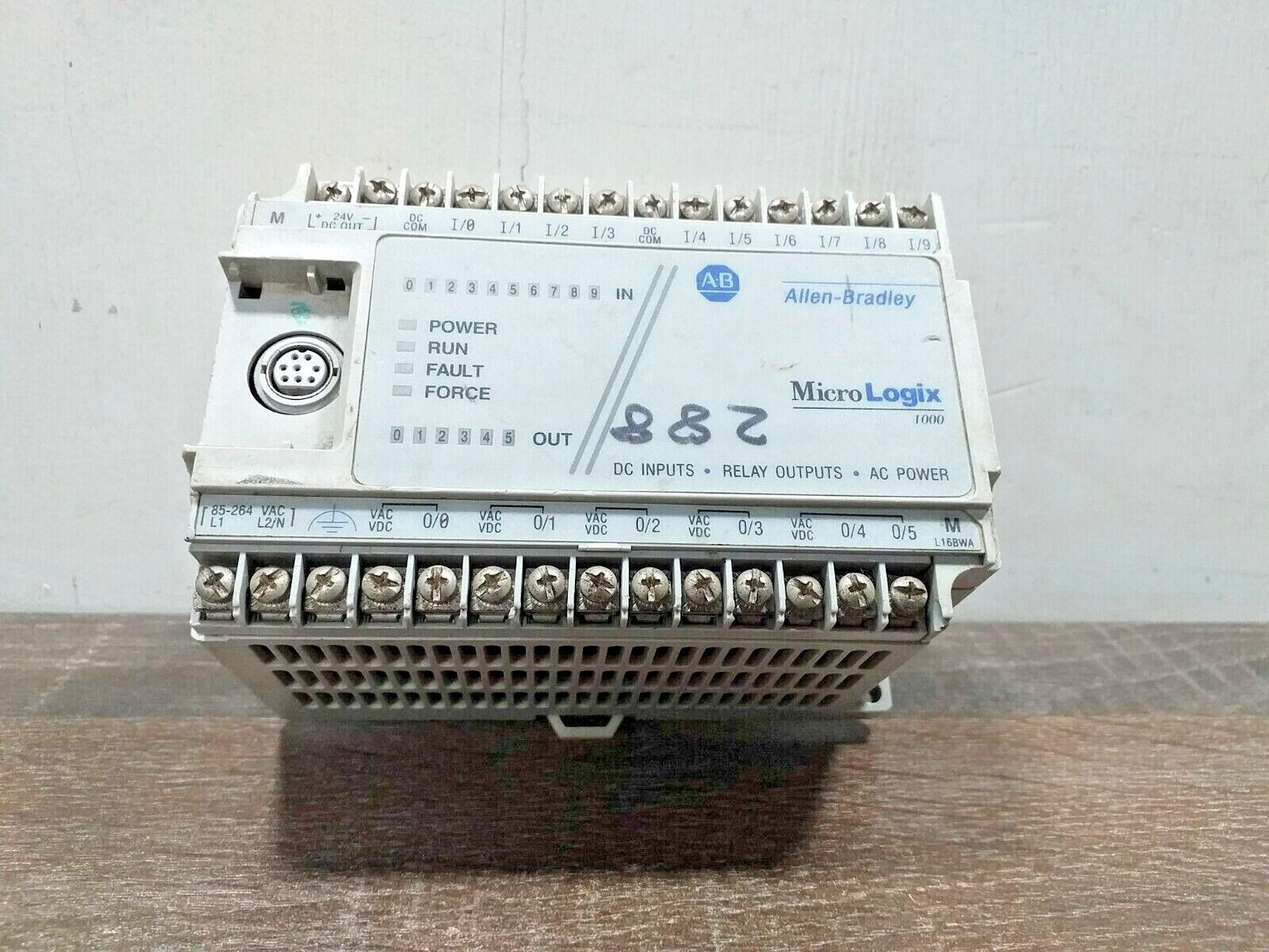 ALLEN BRADLEY 1761-L16BWA SER.E MICROLOGIX 1000 PLC