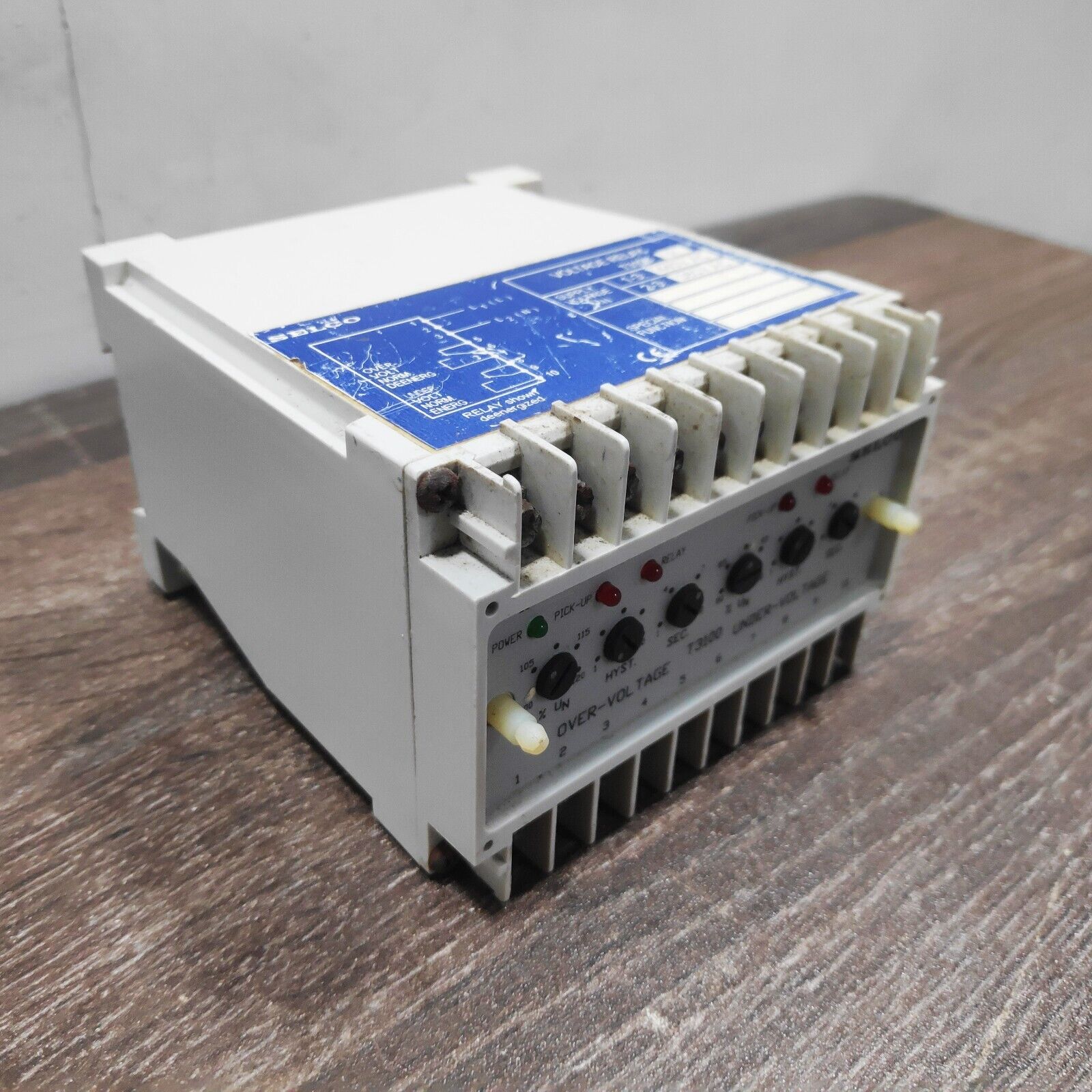  Selco T3100-01 - Voltage Relay