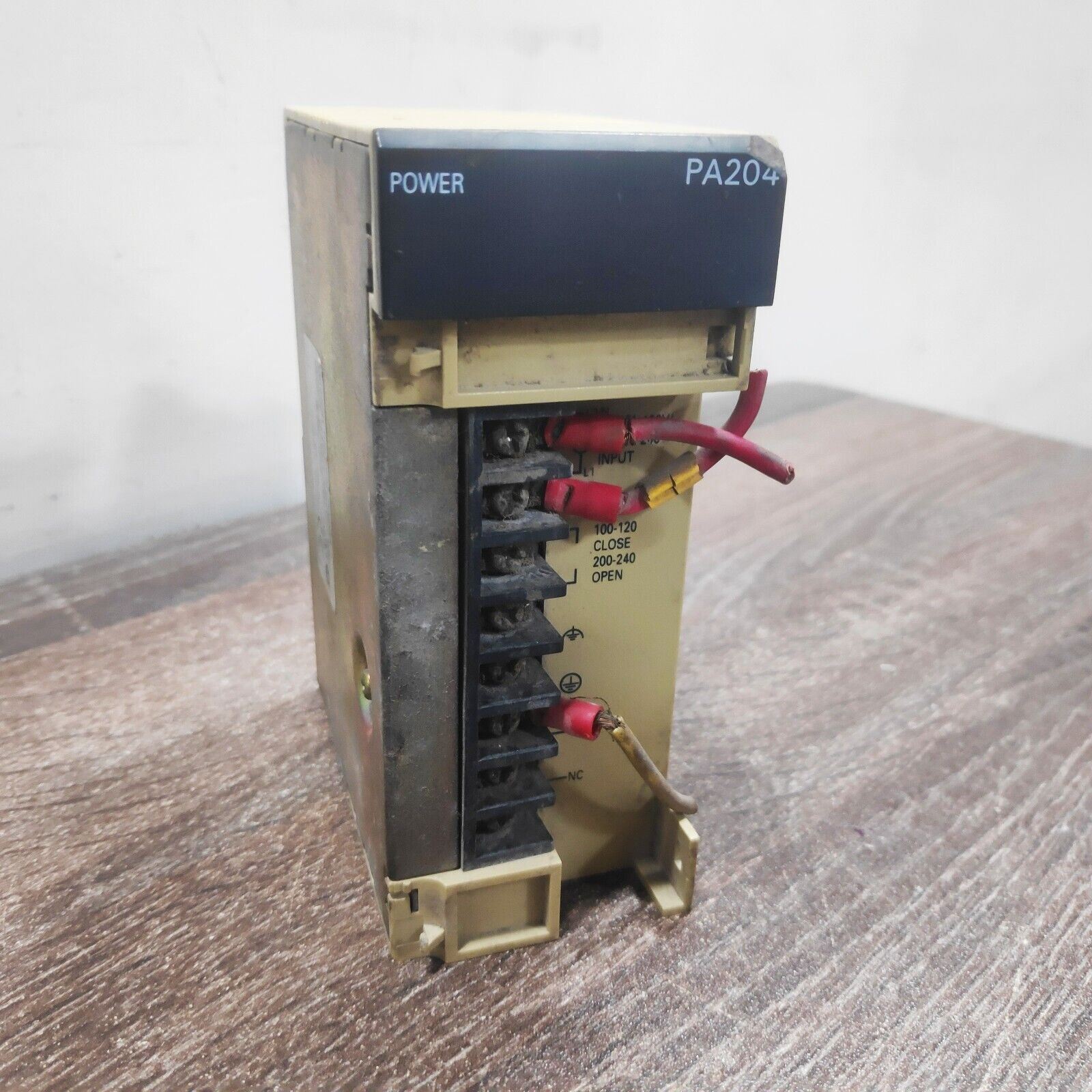 Omron C200HW-PA204 - Power Supply Module