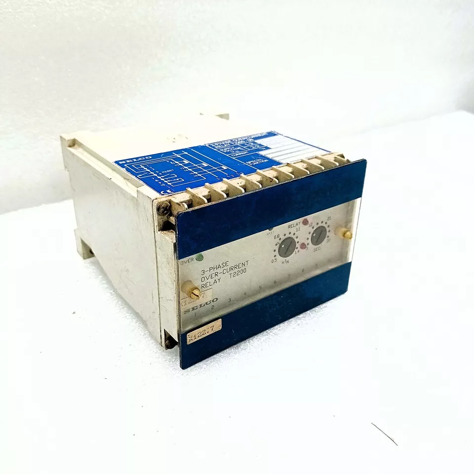 SELCO T2200-06 OVERCURRENT RELAY 3 PHASE 5 AMP 220-240 VAC LATCHING OUTPUT RESETABLE