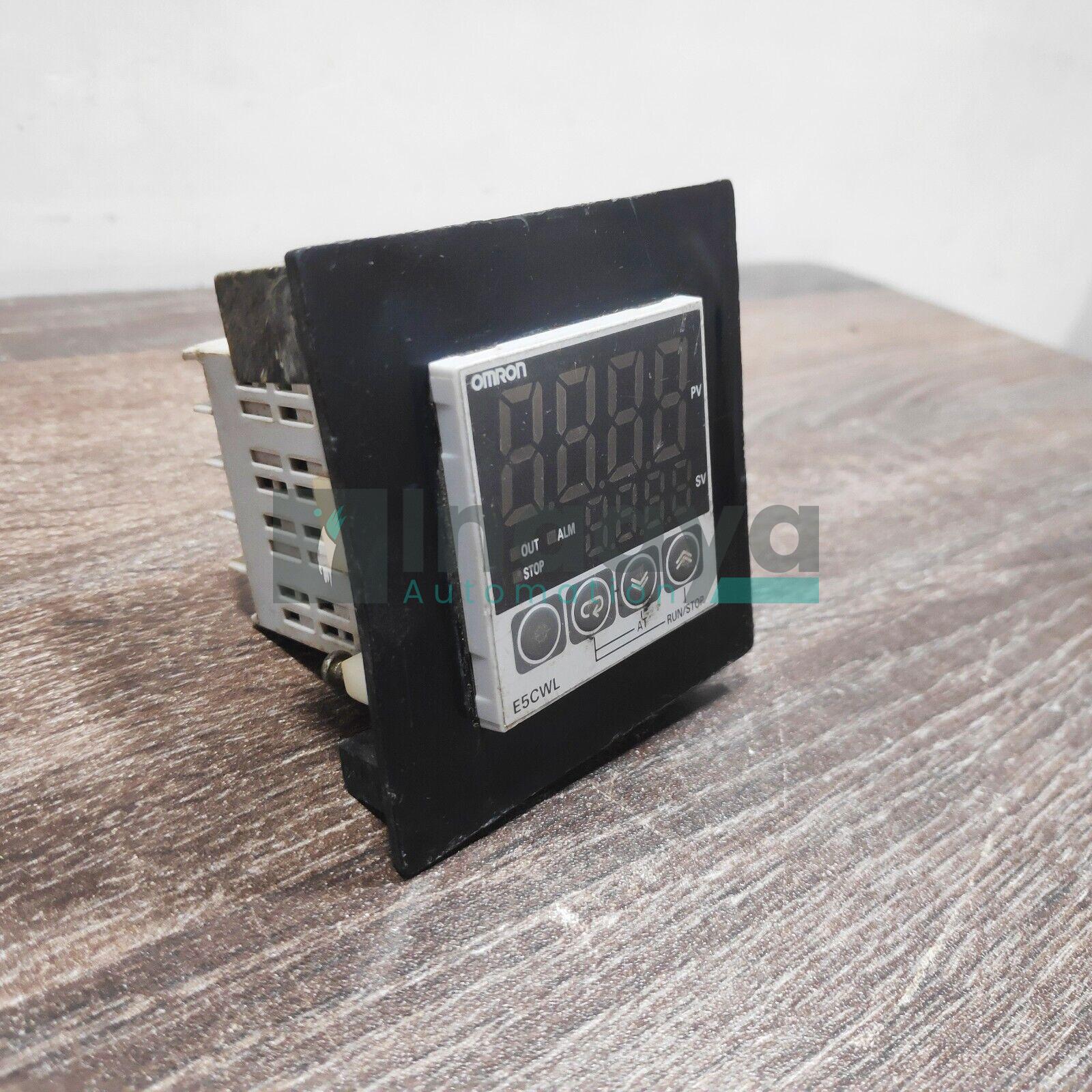   Omron E5CWL-R1P - Temperature Controller